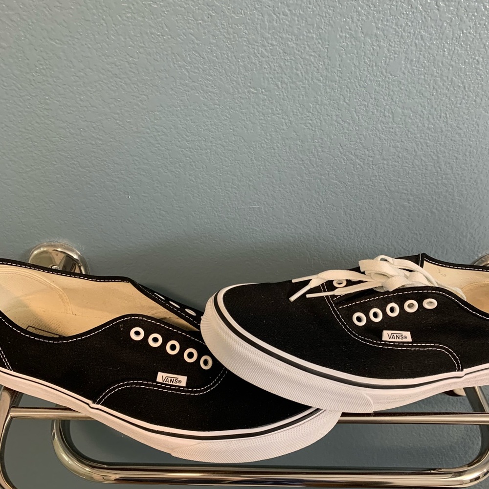 Vans Authentic Black & white